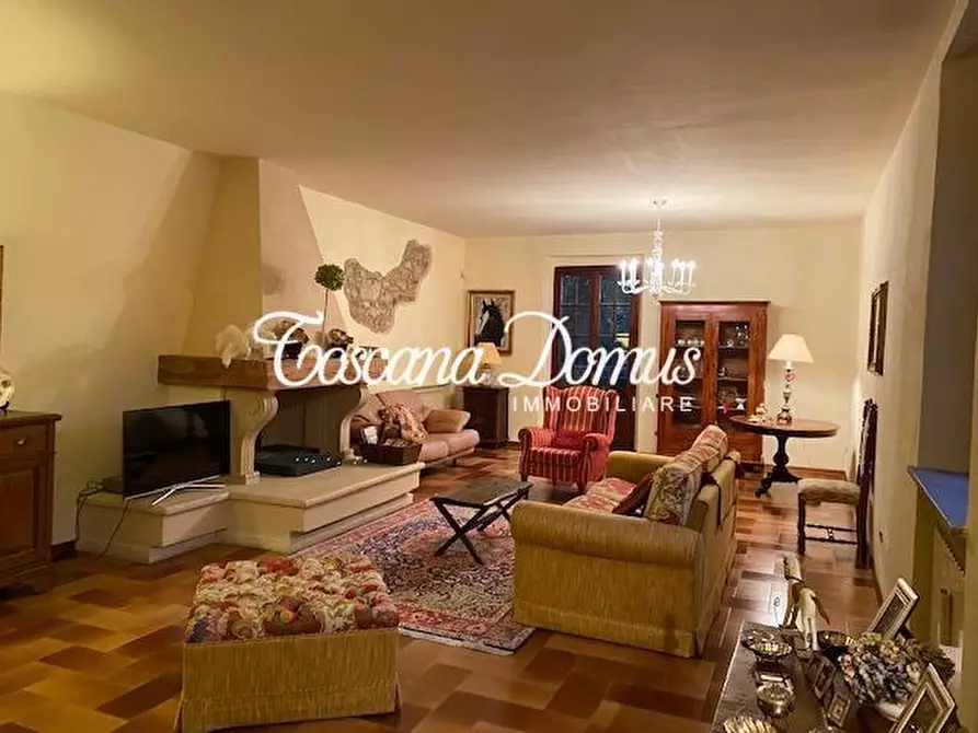 Immagine 13 di Casa colonica in vendita  a Siena