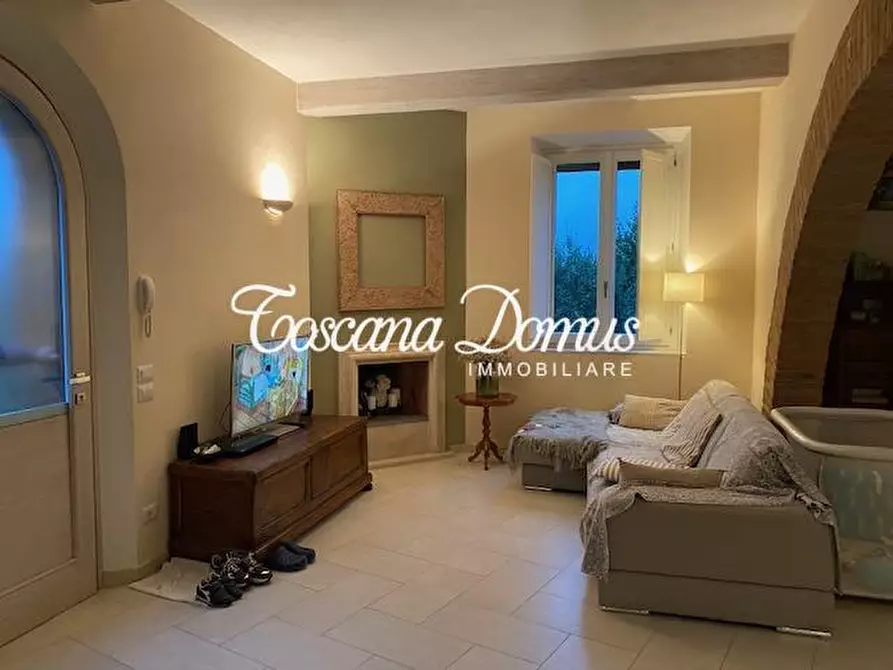 Immagine 5 di Casa colonica in vendita  a Siena