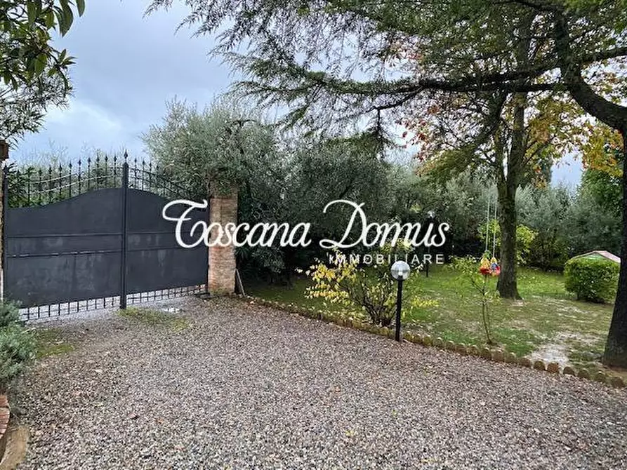 Immagine 3 di Casa colonica in vendita  a Siena