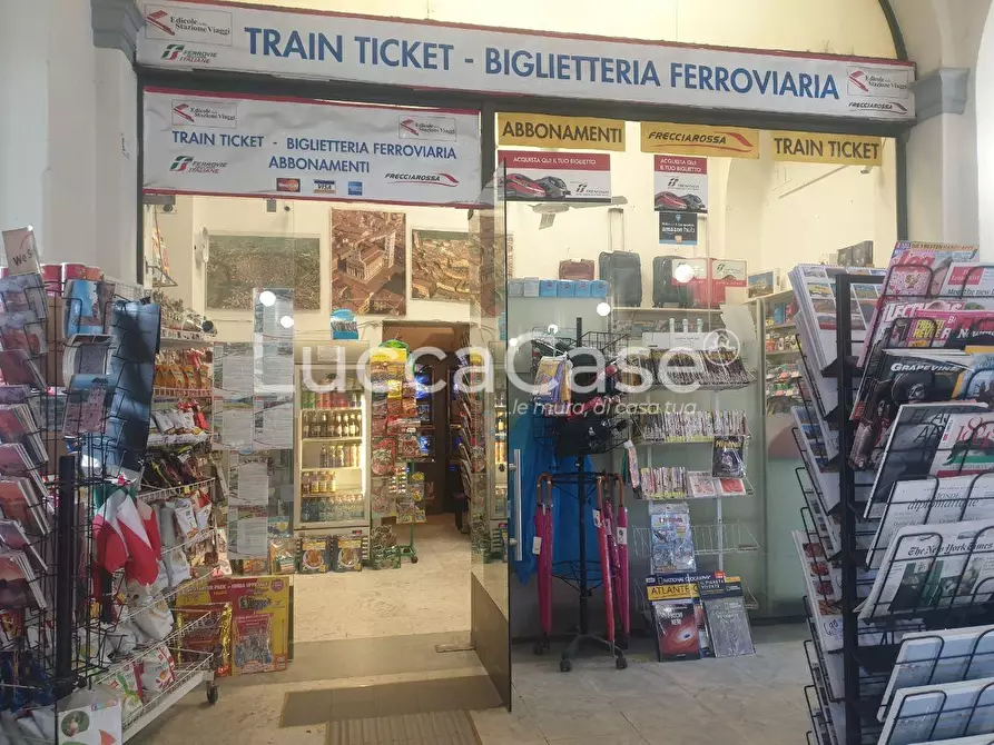 Immagine 9 di Attività commerciale in vendita  a Lucca