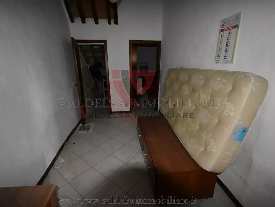 Immagine 5 di Appartamento in vendita  a Colle Di Val D'elsa