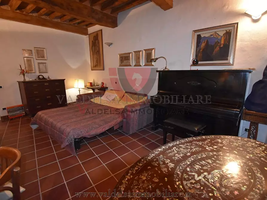 Immagine 13 di Appartamento in vendita  a Colle Di Val D'elsa