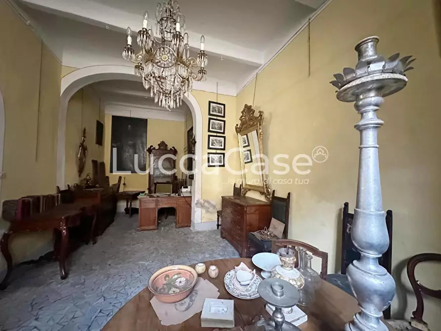 Immagine 16 di Locale commerciale in affitto  a Lucca