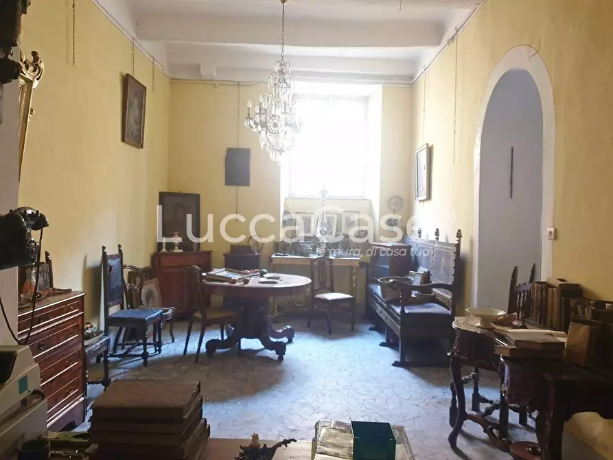 Immagine 4 di Negozio in affitto  a Lucca