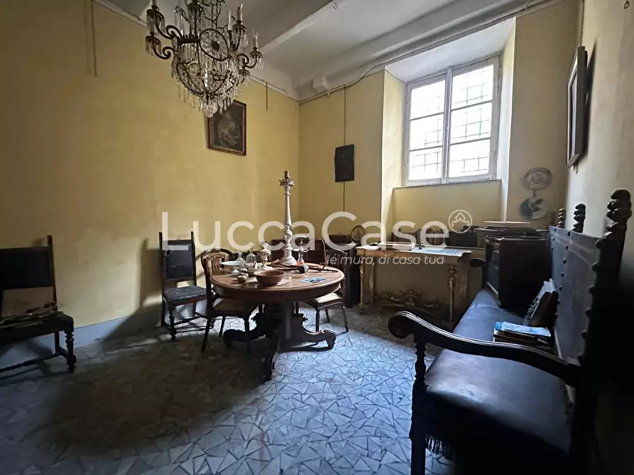 Immagine 6 di Locale commerciale in affitto  a Lucca