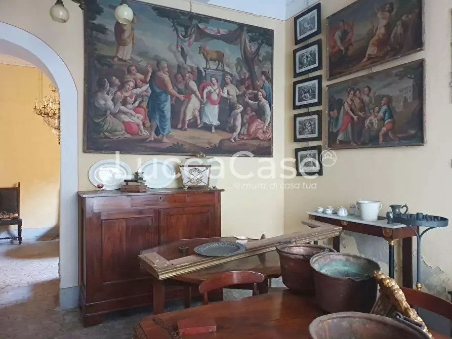 Immagine 2 di Negozio in affitto  a Lucca