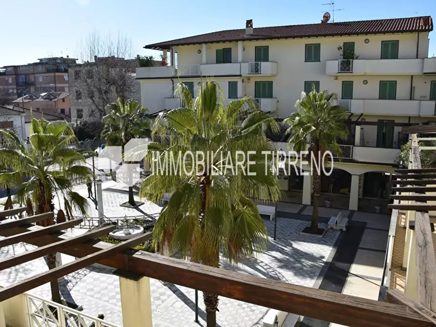 Immagine 2 di Appartamento in affitto  a Massa