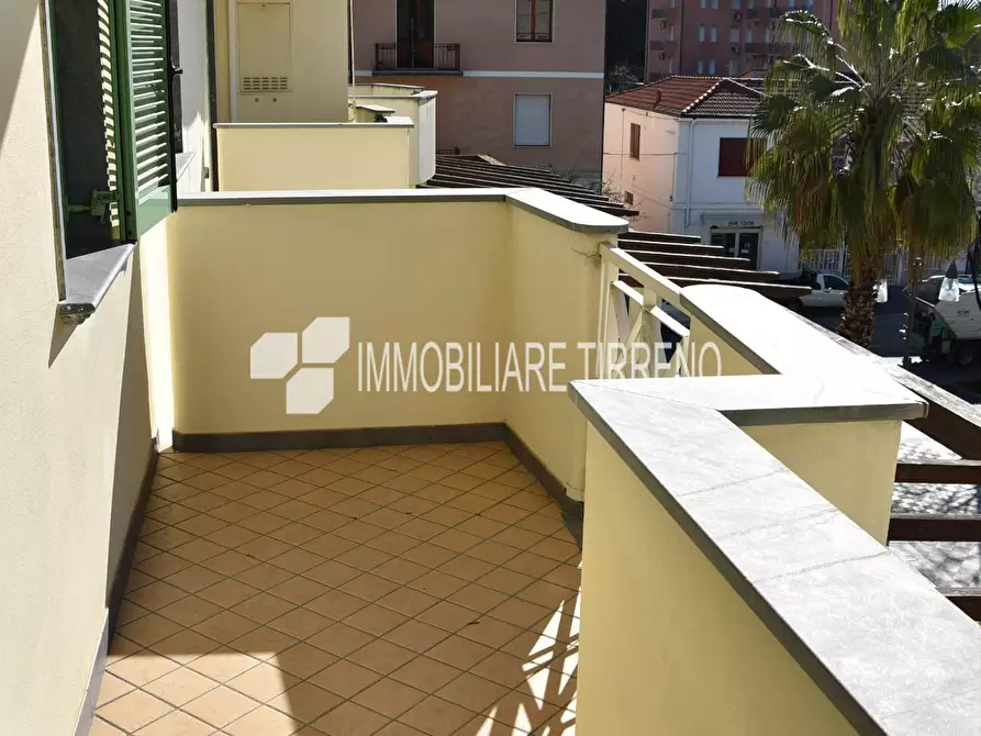 Immagine 12 di Appartamento in affitto  a Massa