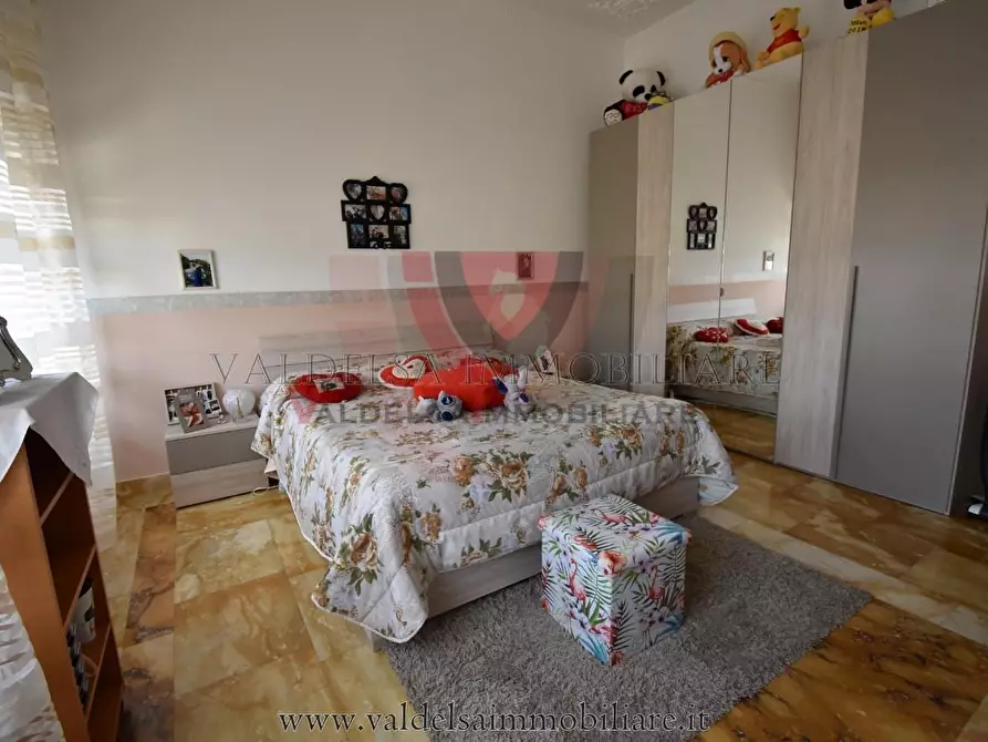 Immagine 14 di Appartamento in vendita  a Colle Di Val D'elsa