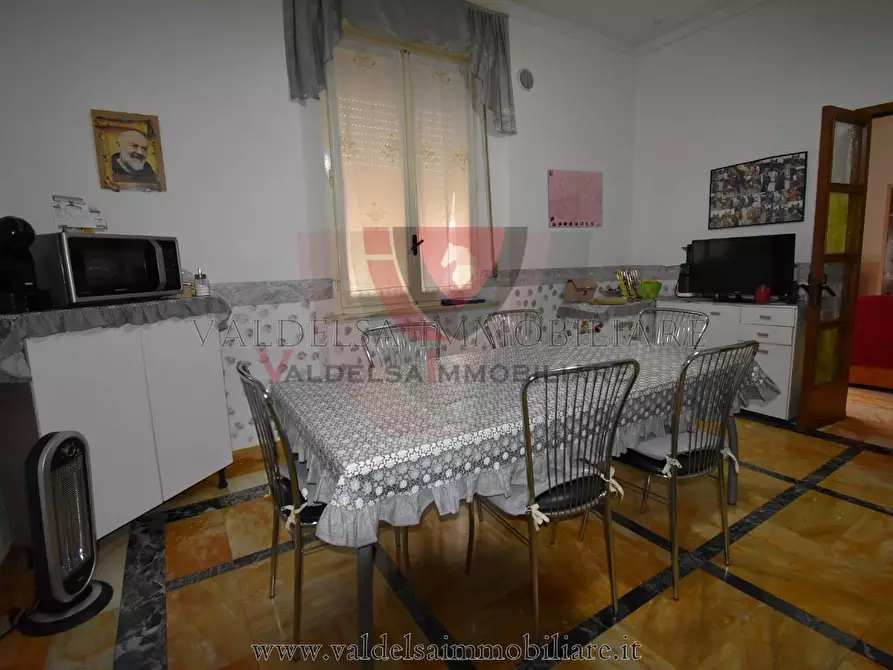 Immagine 8 di Appartamento in vendita  a Colle Di Val D'elsa