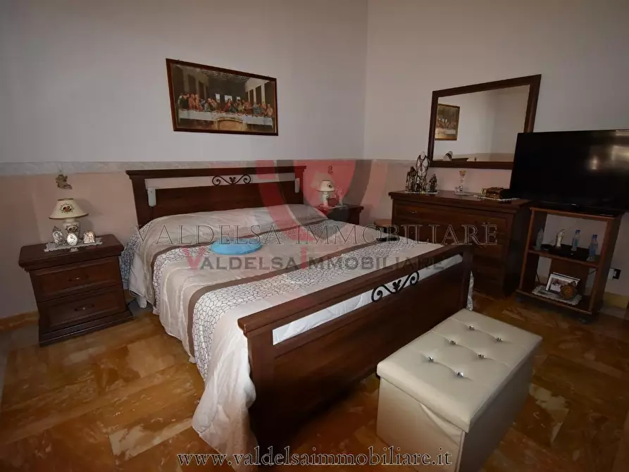 Immagine 15 di Appartamento in vendita  a Colle Di Val D'elsa