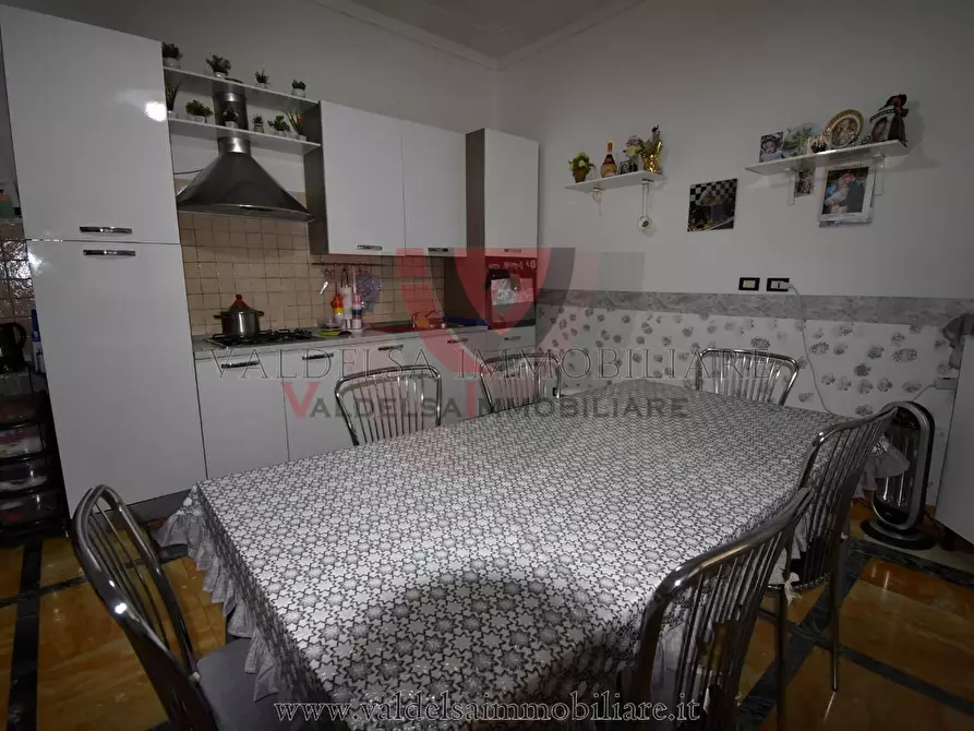 Immagine 9 di Appartamento in vendita  a Colle Di Val D'elsa