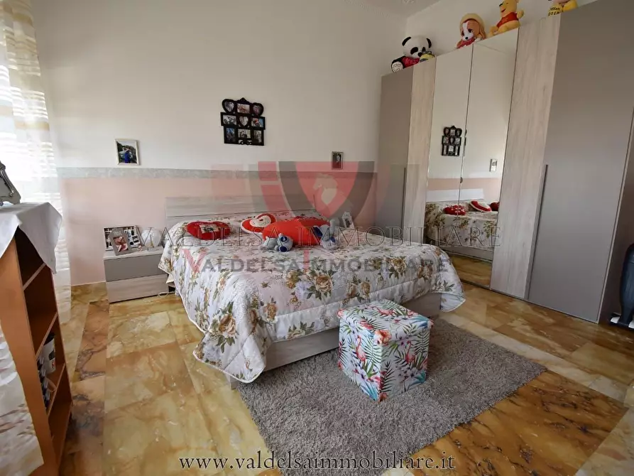 Immagine 11 di Appartamento in vendita  a Colle Di Val D'elsa