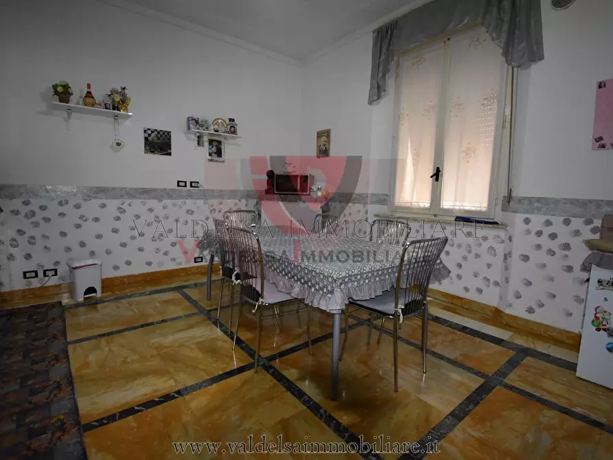 Immagine 2 di Appartamento in vendita  a Colle Di Val D'elsa