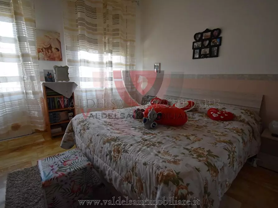 Immagine 12 di Appartamento in vendita  a Colle Di Val D'elsa