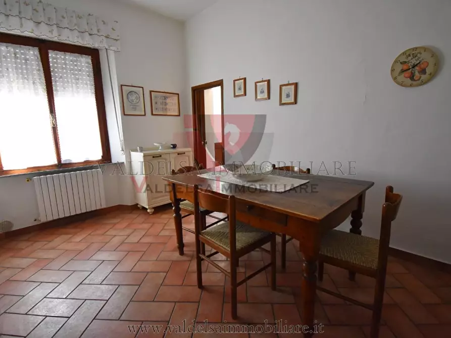 Immagine 4 di Appartamento in vendita  a San Gimignano