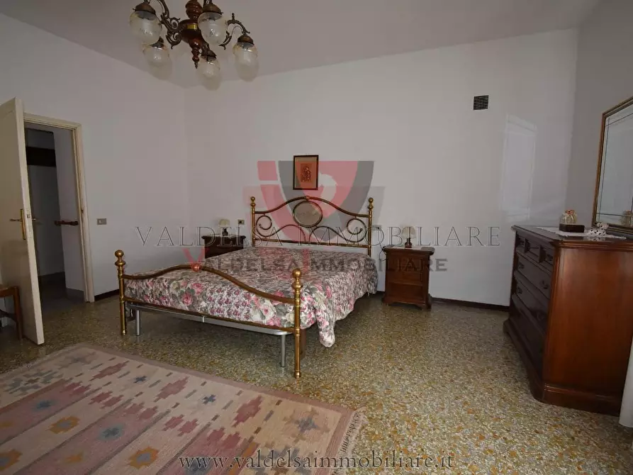 Immagine 12 di Appartamento in vendita  a San Gimignano