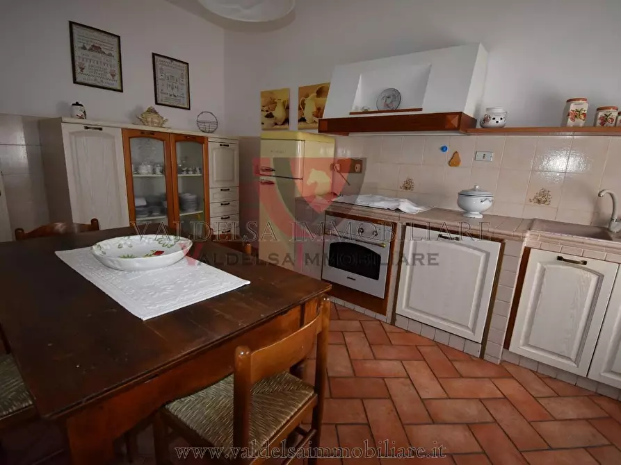 Immagine 6 di Appartamento in vendita  a San Gimignano