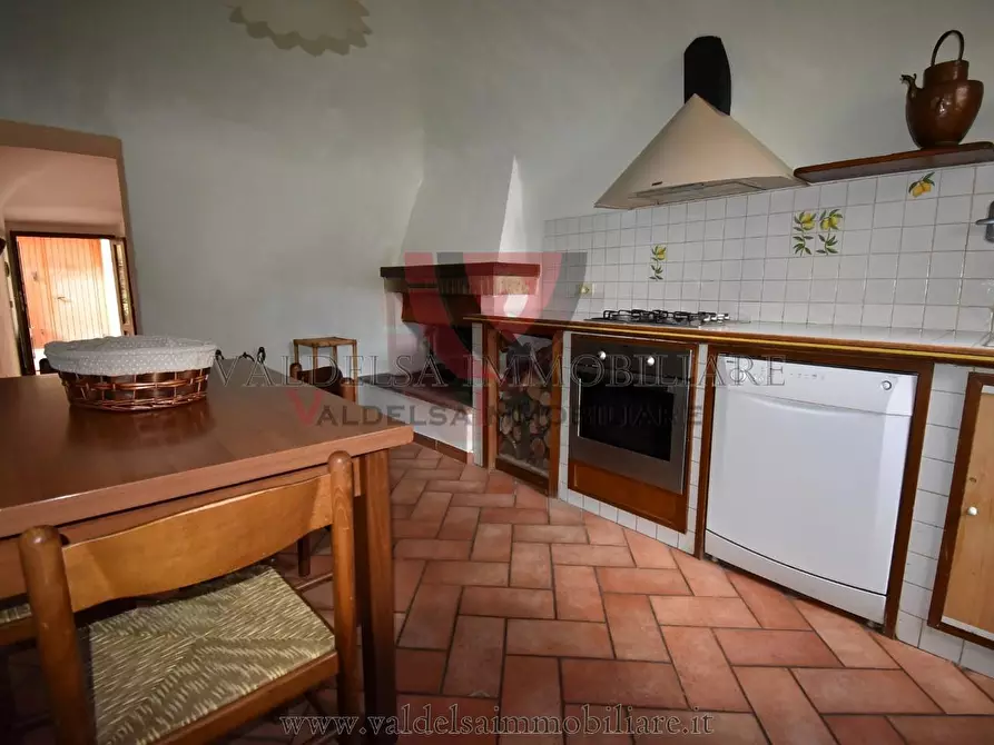 Immagine 2 di Appartamento in vendita  a San Gimignano