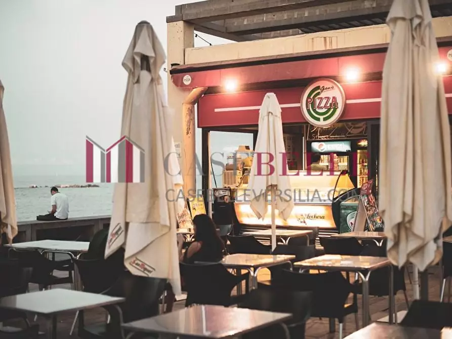Immagine 1 di Bar / Ristorante in affitto  a Viareggio