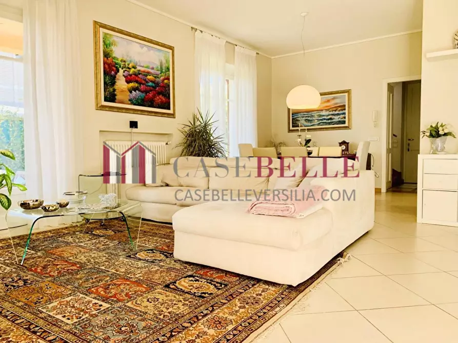 Immagine 1 di Villa in affitto  a Forte Dei Marmi