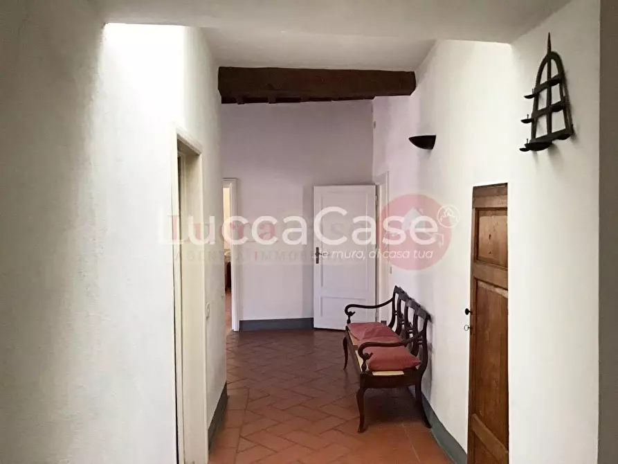 Immagine 20 di Appartamento in vendita  a Lucca