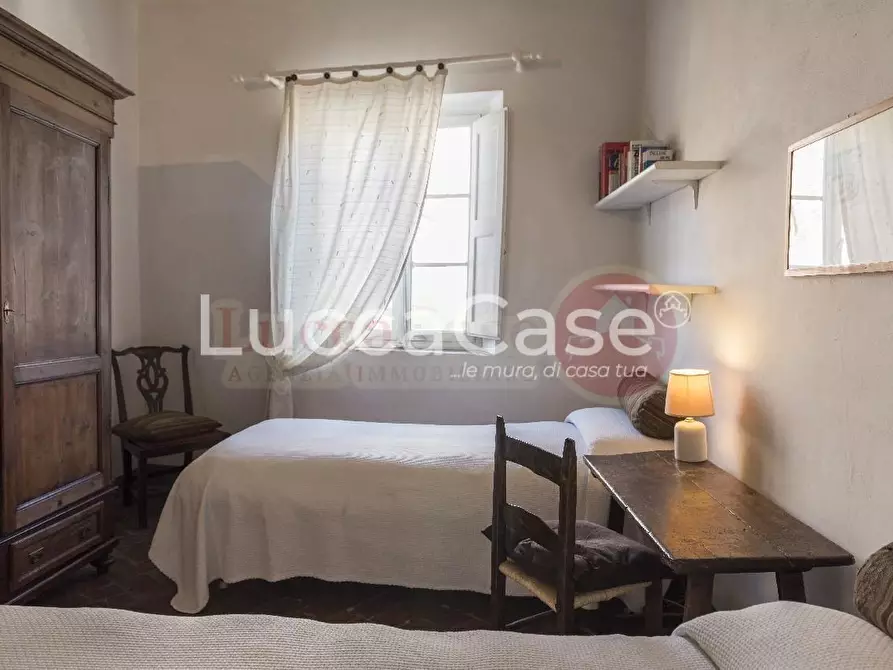 Immagine 18 di Appartamento in vendita  a Lucca