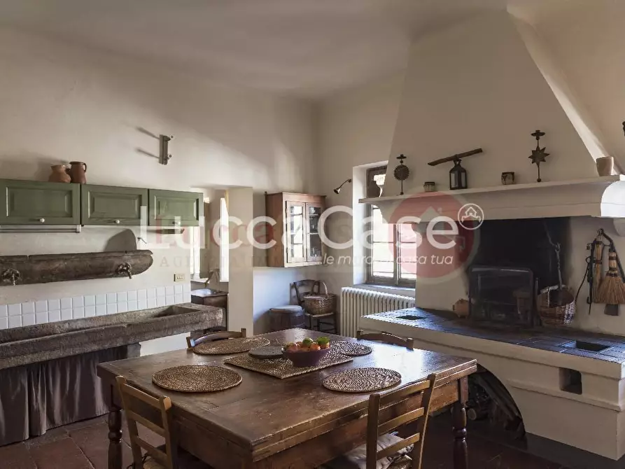 Immagine 9 di Appartamento in vendita  a Lucca