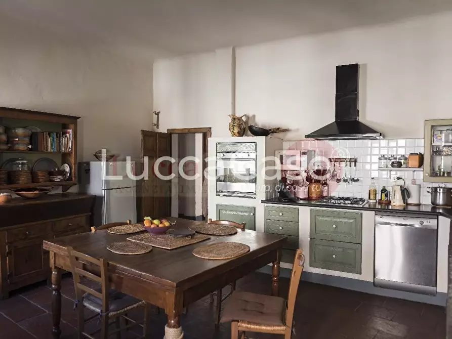 Immagine 6 di Appartamento in vendita  a Lucca