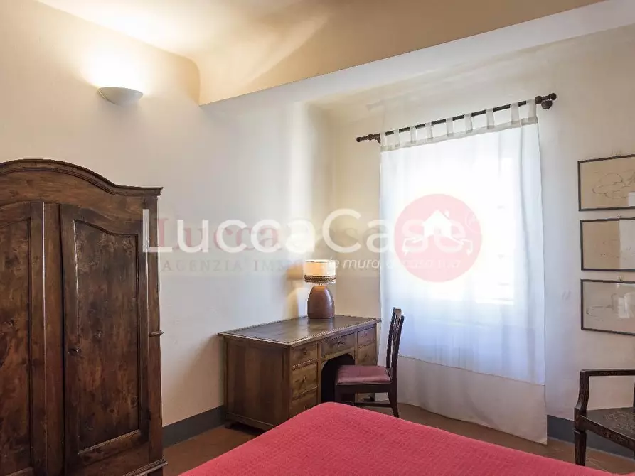 Immagine 12 di Appartamento in vendita  a Lucca
