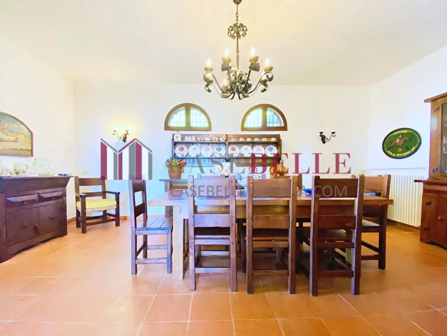 Immagine 8 di Villa in vendita  a Massarosa