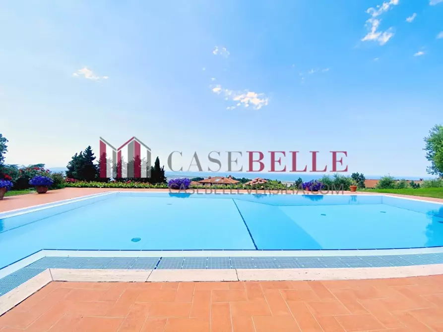 Immagine 52 di Villa in vendita  a Massarosa