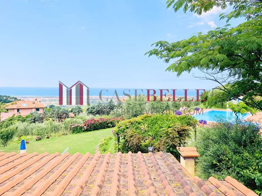 Immagine 43 di Villa in vendita  a Massarosa