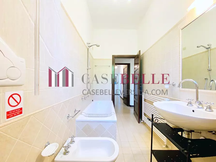 Immagine 34 di Villa in vendita  a Massarosa