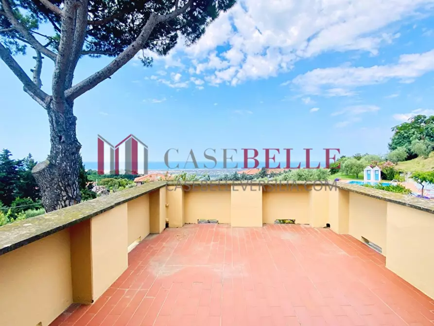 Immagine 25 di Villa in vendita  a Massarosa