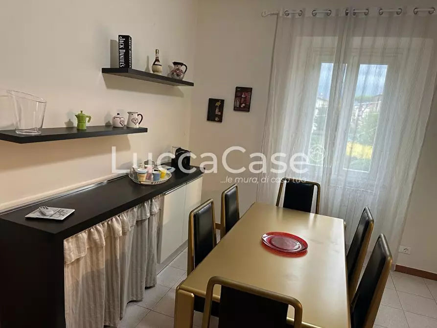 Immagine 14 di Appartamento in affitto  a Camaiore