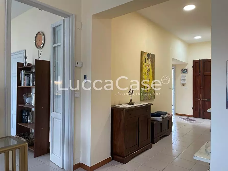 Immagine 5 di Appartamento in affitto  a Camaiore