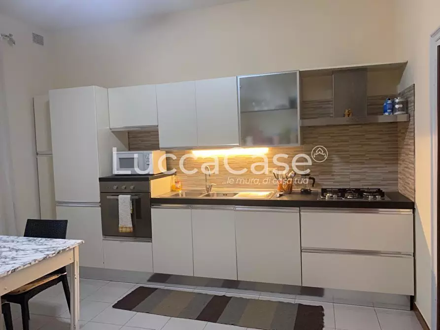 Immagine 8 di Appartamento in affitto  a Camaiore