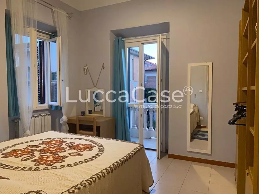 Immagine 12 di Appartamento in affitto  a Camaiore