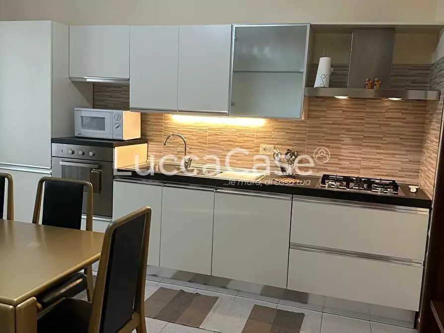 Immagine 17 di Appartamento in affitto  a Camaiore