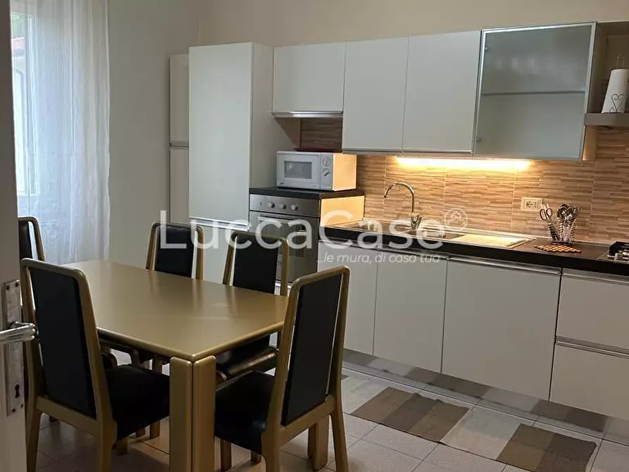 Immagine 16 di Appartamento in affitto  a Camaiore