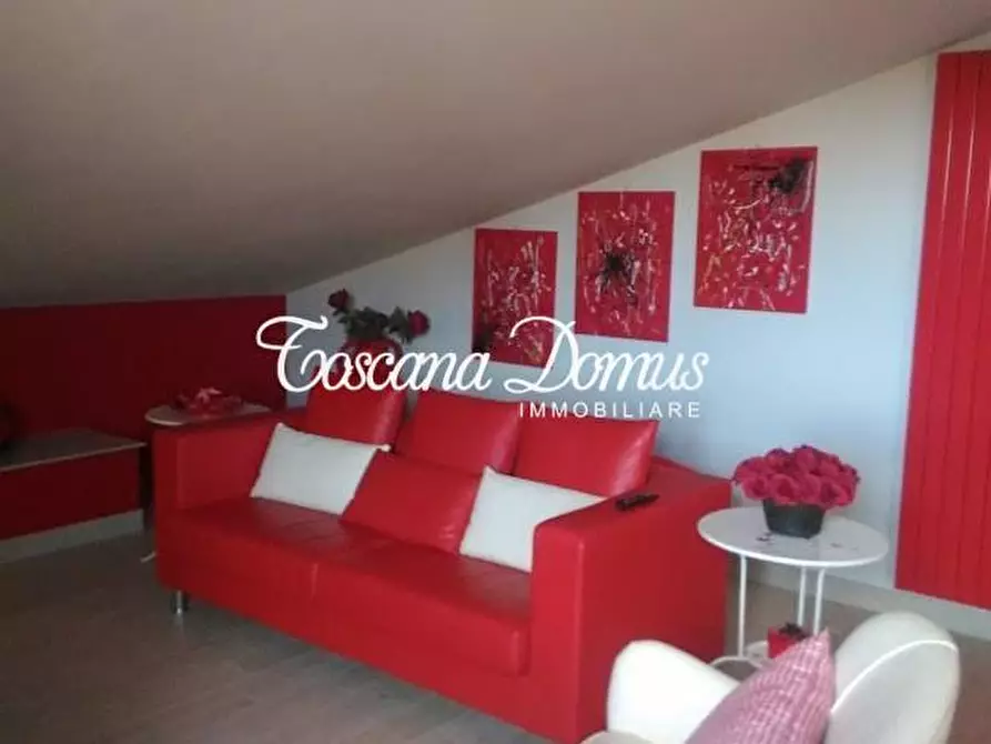 Immagine 2 di Appartamento in vendita  a Siena