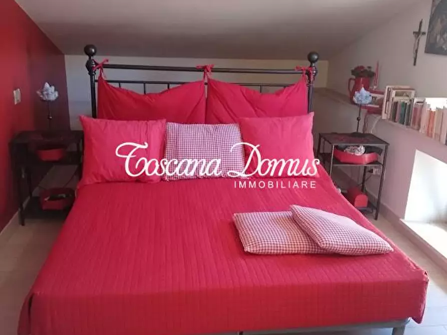 Immagine 17 di Appartamento in vendita  a Siena