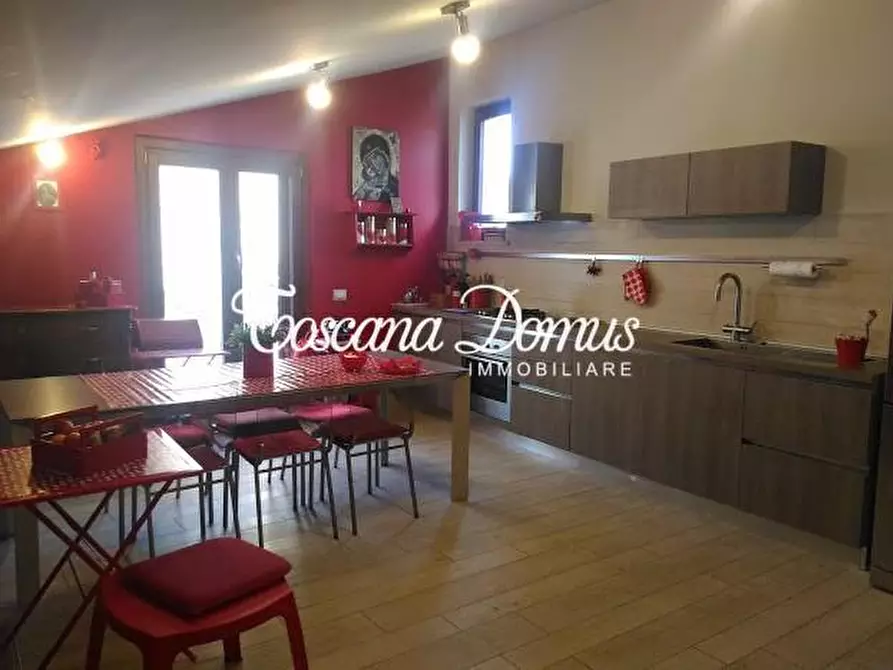 Immagine 11 di Appartamento in vendita  a Siena