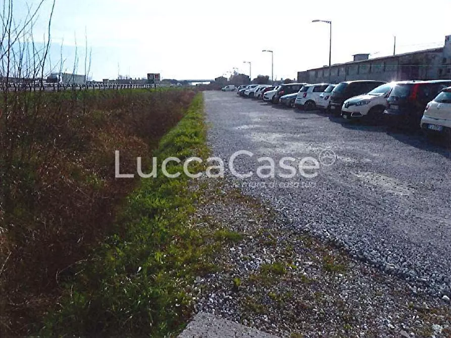 Immagine 3 di Garage in vendita  a Porcari