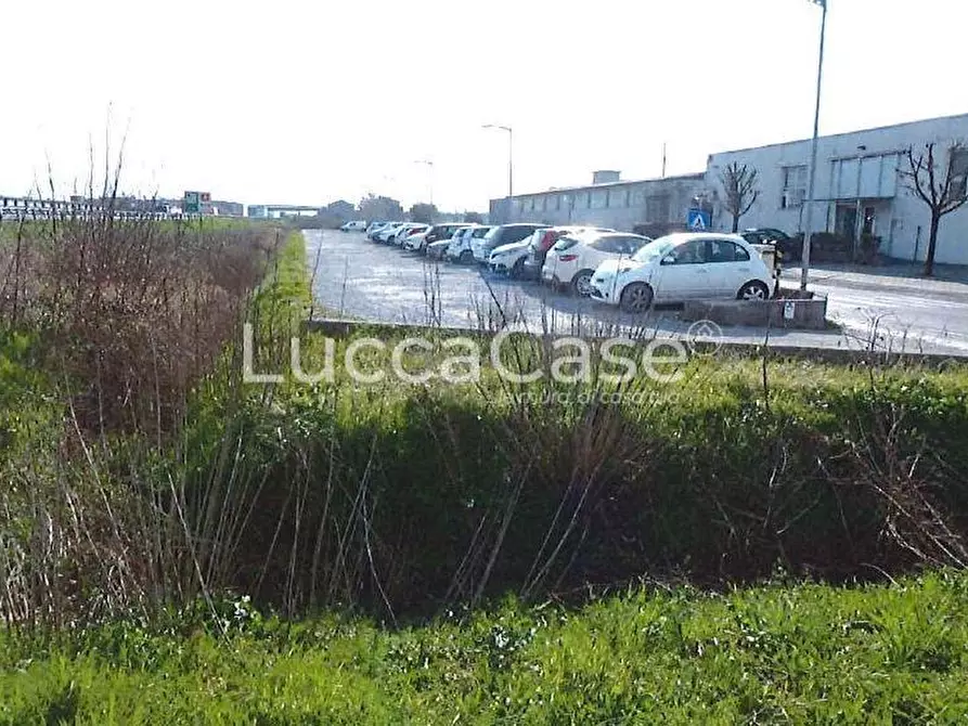 Immagine 2 di Garage in vendita  a Porcari