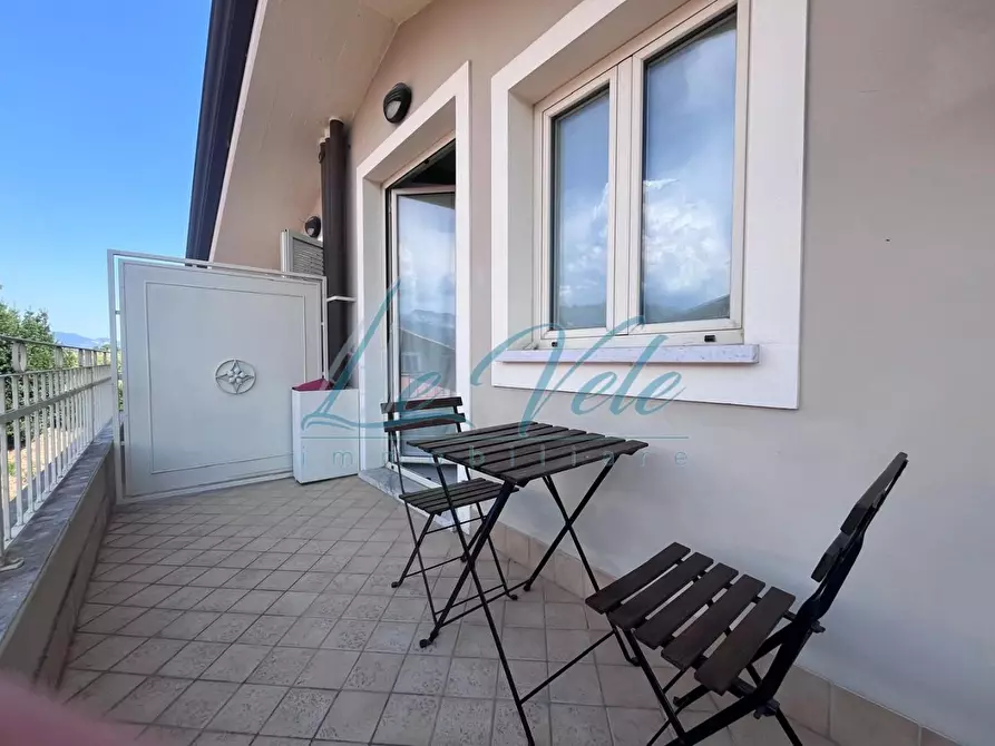 Immagine 2 di Mansarda in vendita  a Massa