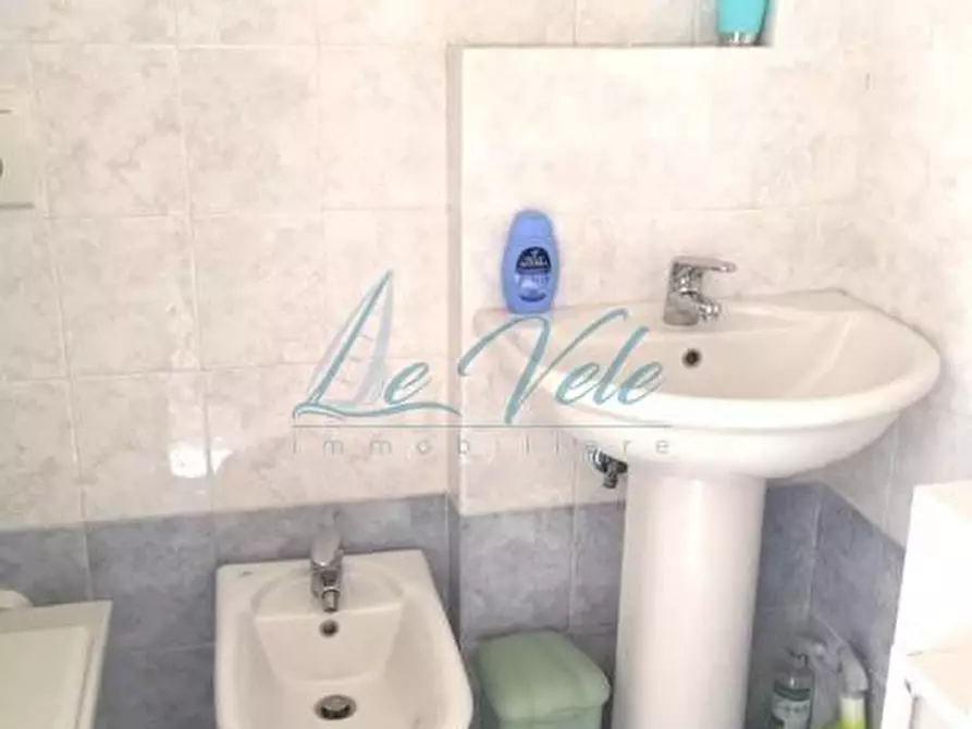 Immagine 17 di Mansarda in vendita  a Massa