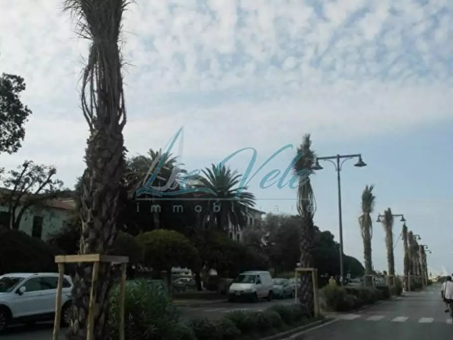 Immagine 2 di Mansarda in vendita  a Massa