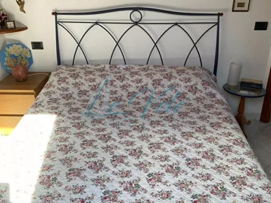 Immagine 11 di Mansarda in vendita  a Massa